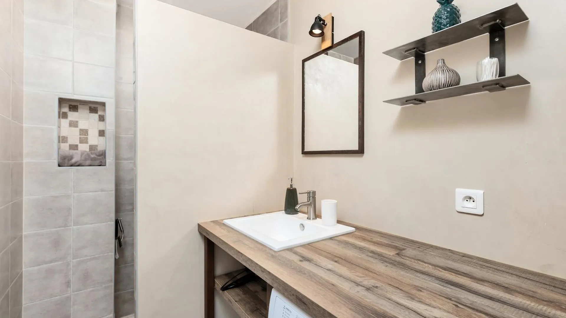 Flor De Mayo - Agreable Appartement -Proche Mer - Parking Gratuit Roquebrune-Cap-Martin Frankrig